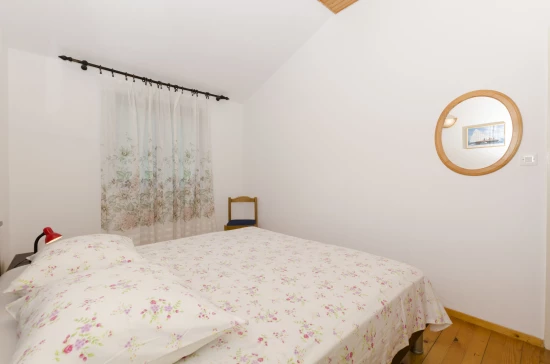 Domek Ostrov Hvar - Gdinj OS 9332 N1