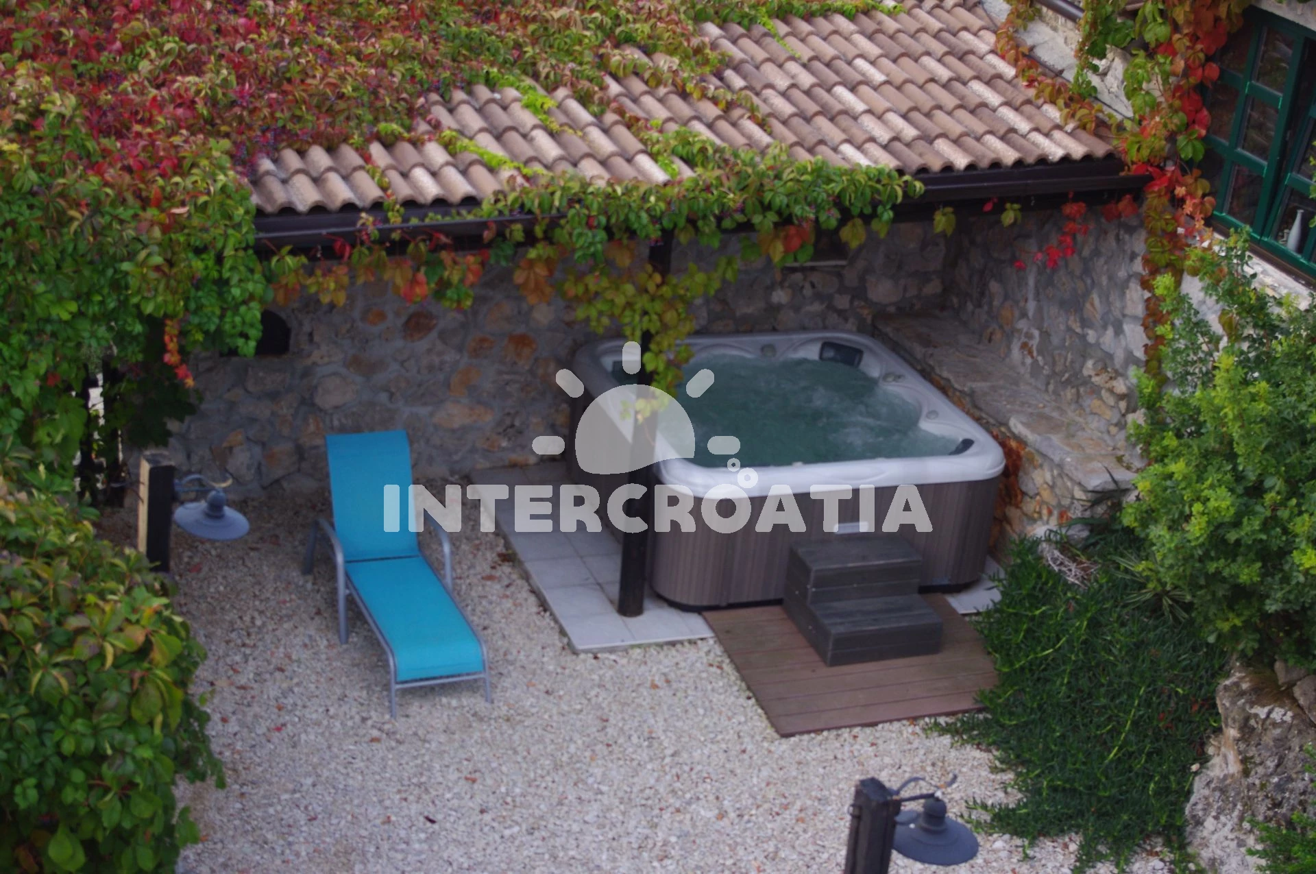 Vila Ostrov Iž - Mali Iž OS 9357 N1