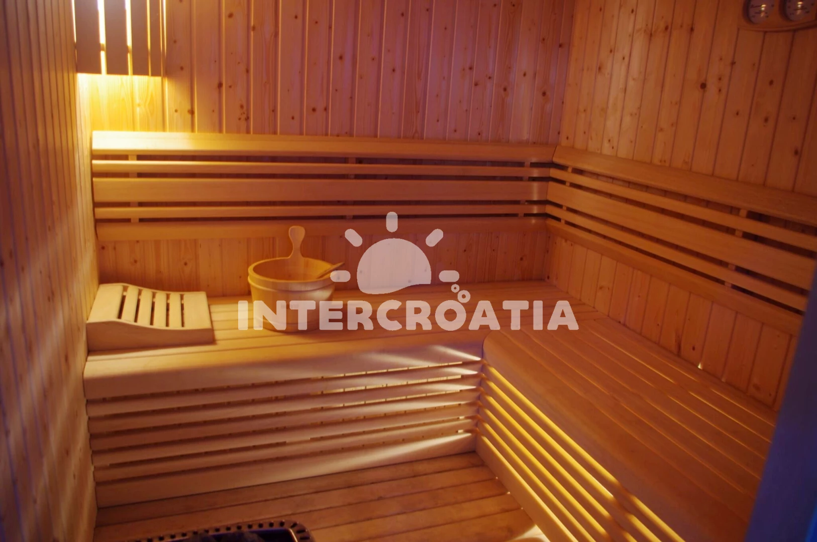 Vila Ostrov Iž - Mali Iž OS 9357 N1