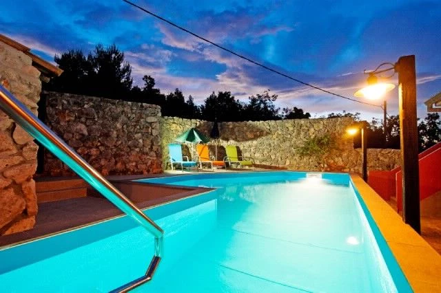 Vila Ostrov Iž - Mali Iž OS 9357 N1