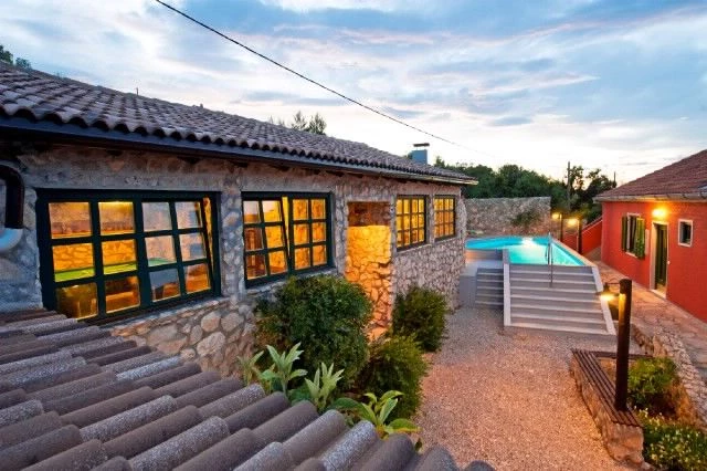 Vila Ostrov Iž - Mali Iž OS 9357 N1