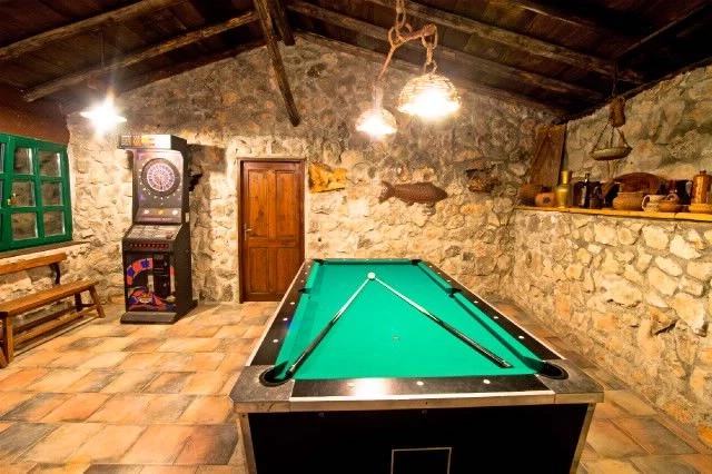 Vila Ostrov Iž - Mali Iž OS 9357 N1