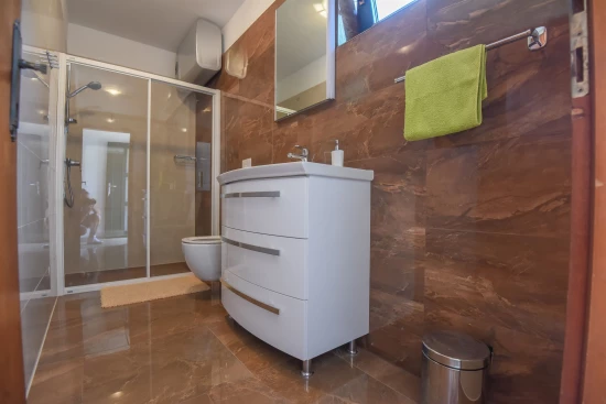 Vila Ostrov Iž - Mali Iž OS 9357 N1