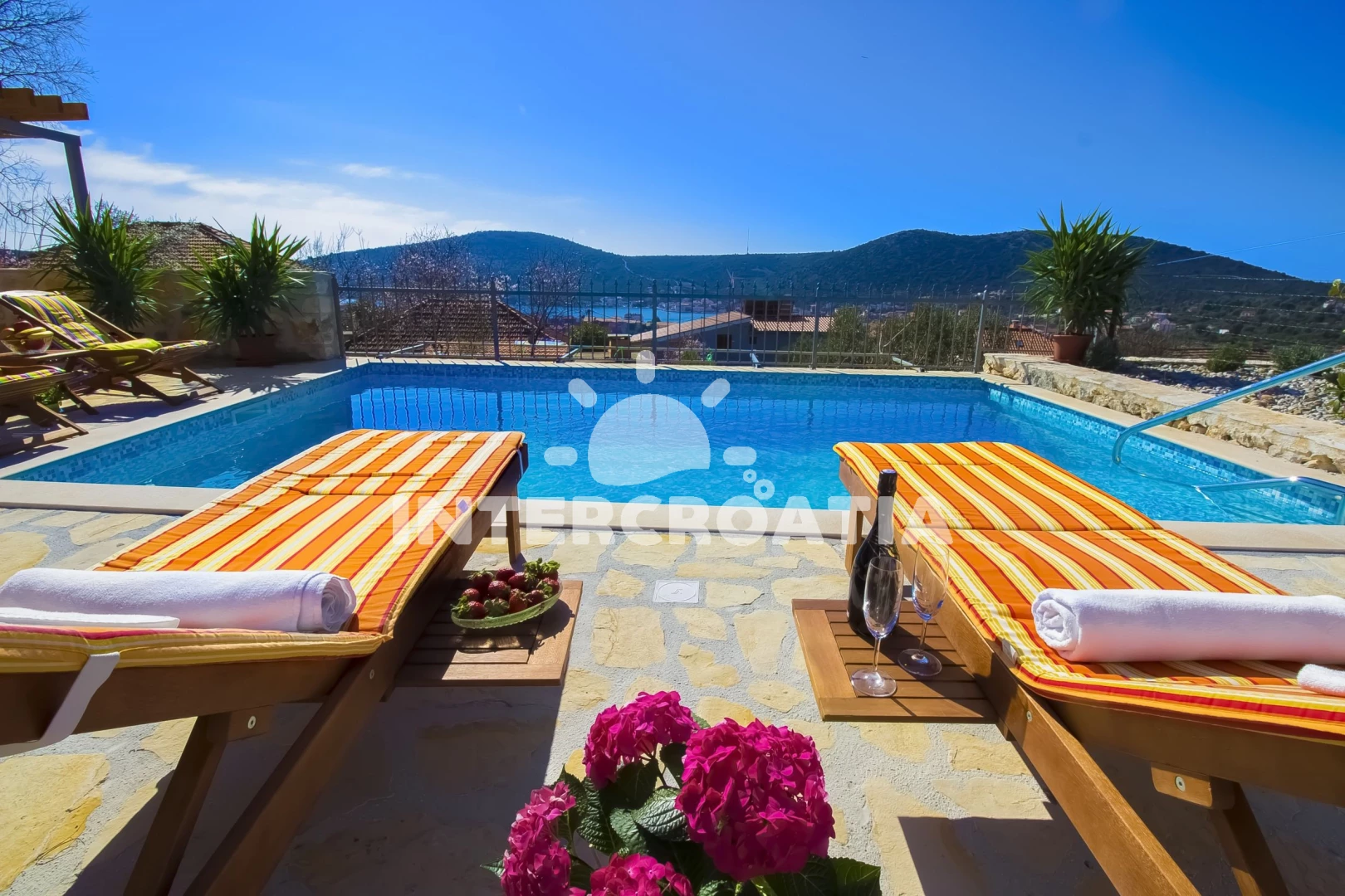 Vila Střední Dalmácie - Vinišće DA 7375 N1