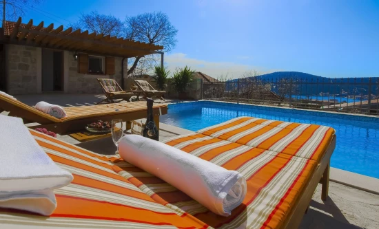 Vila Střední Dalmácie - Vinišće DA 7375 N1