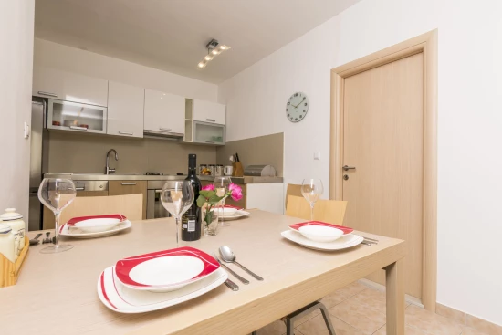 Apartmán Střední Dalmácie - Strožanac (Podstrana) DA 7401 N1