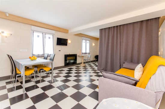 Apartmán Střední Dalmácie - Okrug Gornji DA 7403 N1