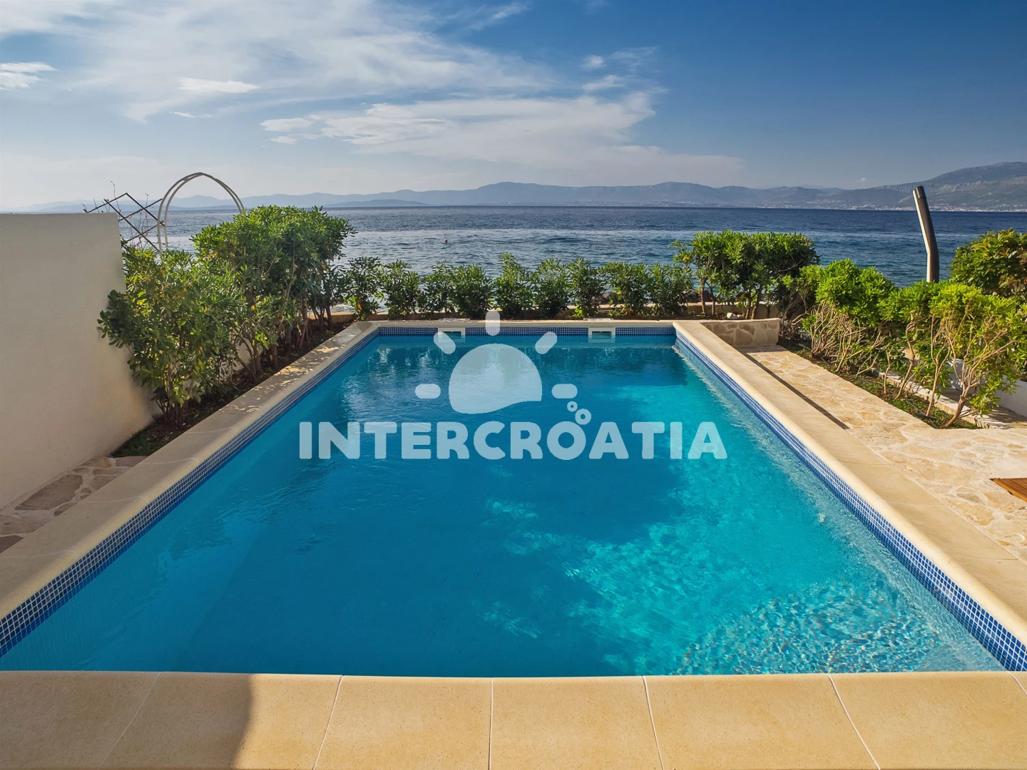 Vila Ostrov Brač - Supetar OS 9498 N1