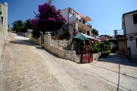 Apartmán Střední Dalmácie - Okrug Gornji DA 7422 N1