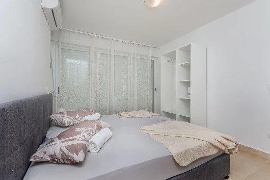 Apartmán Střední Dalmácie - Pisak DA 7508 N3