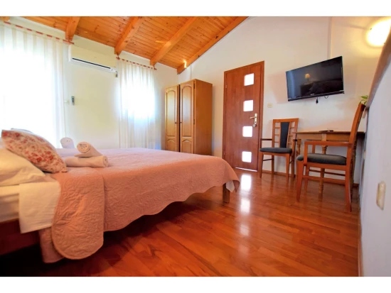 Apartmán Severní Dalmácie - Starigrad Paklenica DA 7522 N2