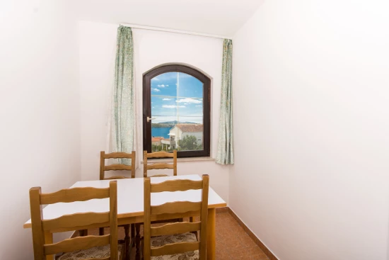 Apartmán Střední Dalmácie - Okrug Gornji DA 7552 N1