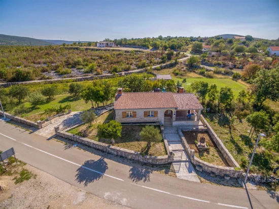 Vila Severní Dalmácie - Benkovac DA 7569 N1