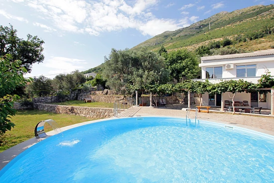 Vila Černá Hora - Reževići CH 7032 N1