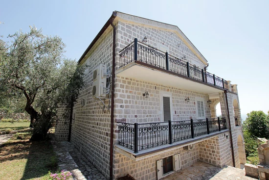 Vila Černá Hora - Reževići CH 7033 N1