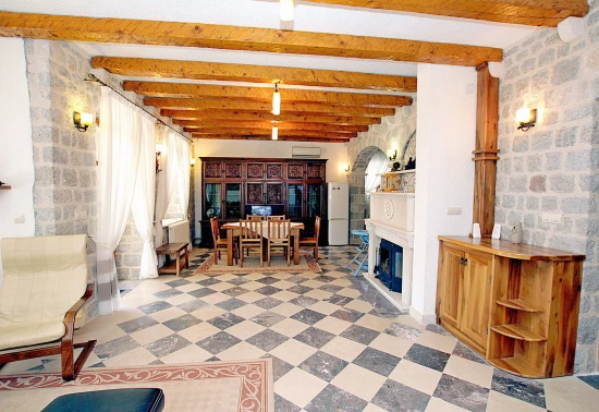 Vila Černá Hora - Reževići CH 7033 N1