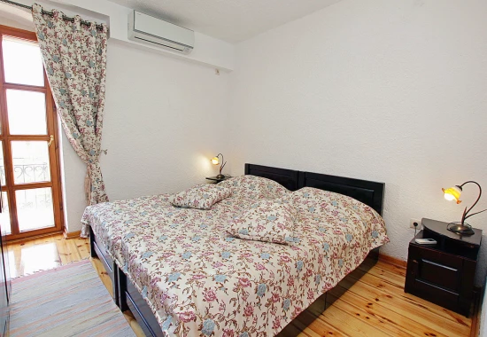 Vila Černá Hora - Reževići CH 7033 N1