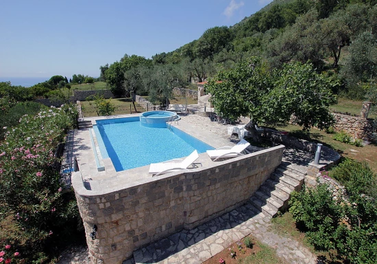 Vila Černá Hora - Reževići CH 7033 N1