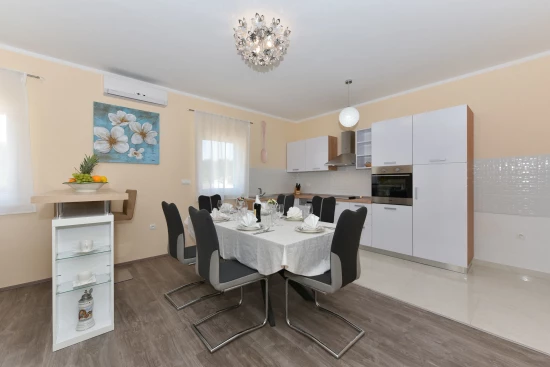 Vila Severní Dalmácie - Privlaka DA 7621 N1