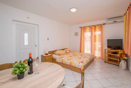 Apartmán Severní Dalmácie - Pirovac DA 7626 N1