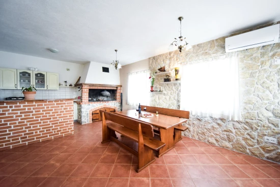 Vila Severní Dalmácie - Pirovac DA 7628 N1