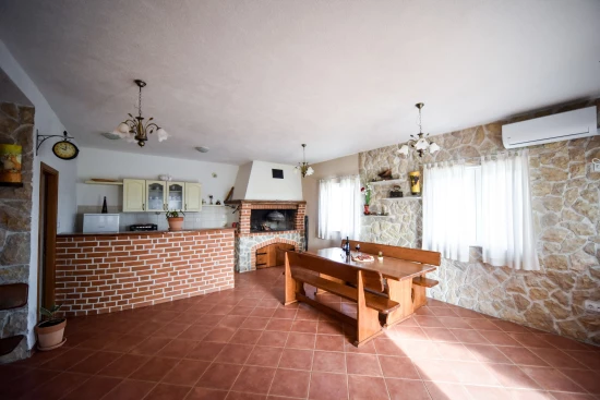 Vila Severní Dalmácie - Pirovac DA 7628 N1