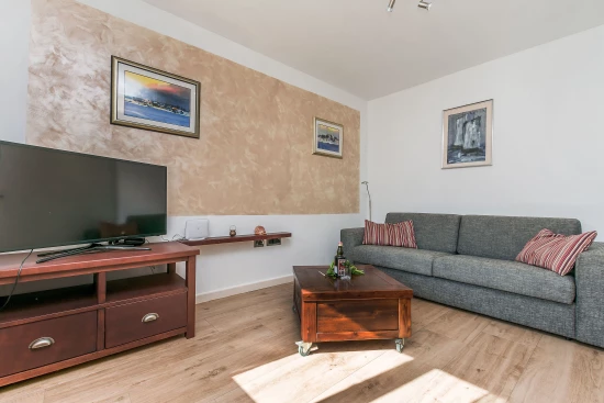 Vila Střední Dalmácie - Gata (Omiš) DA 7667 N1