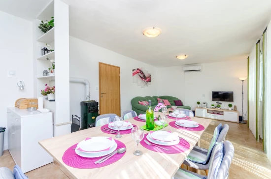 Apartmán Střední Dalmácie - Marina DA 7685 N1