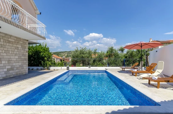 Vila Střední Dalmácie - Okrug Gornji DA 7698 N1