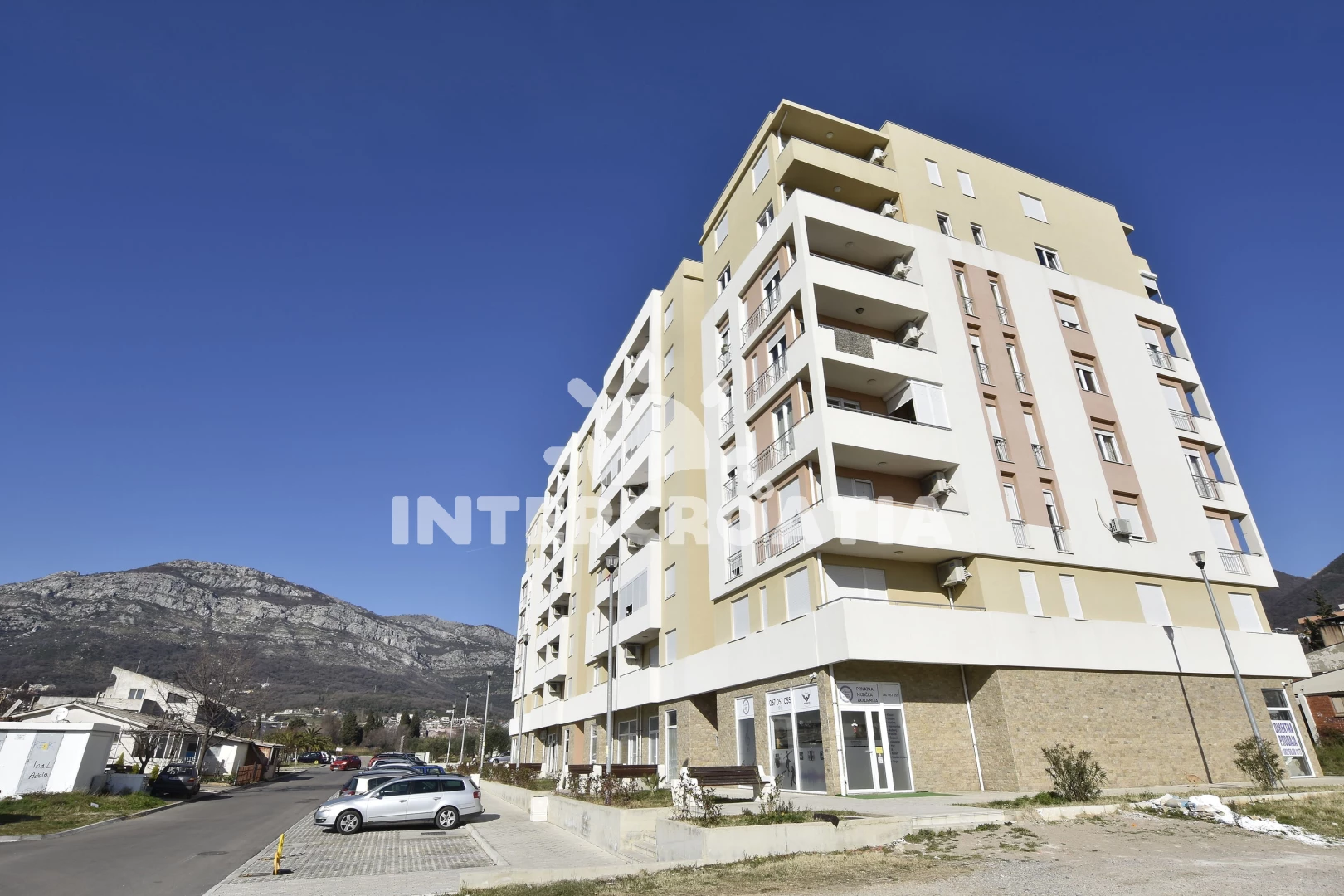 Apartmán Černá Hora - Bar CH 7046 N1