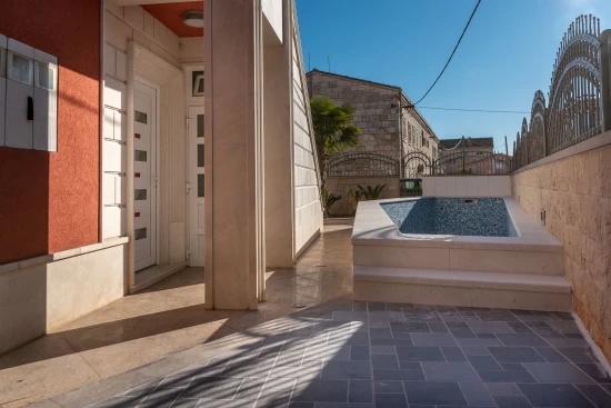 Vila Střední Dalmácie - Trogir DA 7833 N1