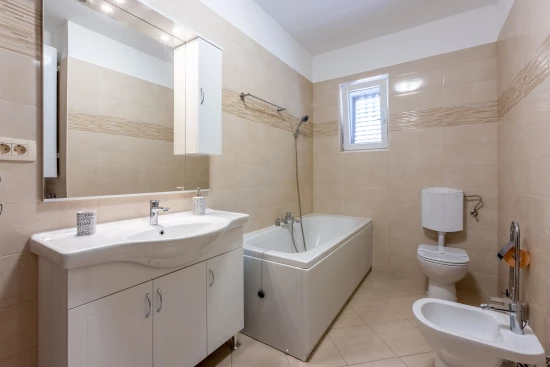 Vila Kvarner - Tribalj (Crikvenica) KV 7442 N1