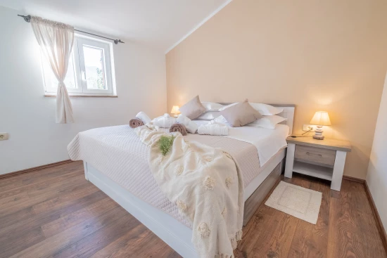 Vila Kvarner - Tribalj (Crikvenica) KV 7442 N1