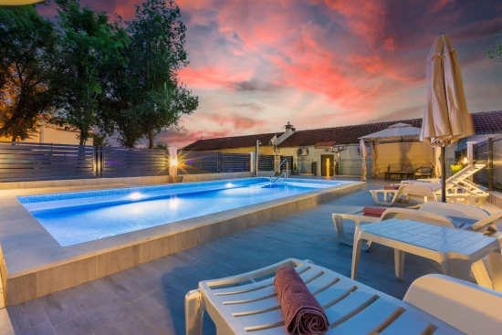 Vila Kvarner - Grižane (Crikvenica) KV 7443 N1