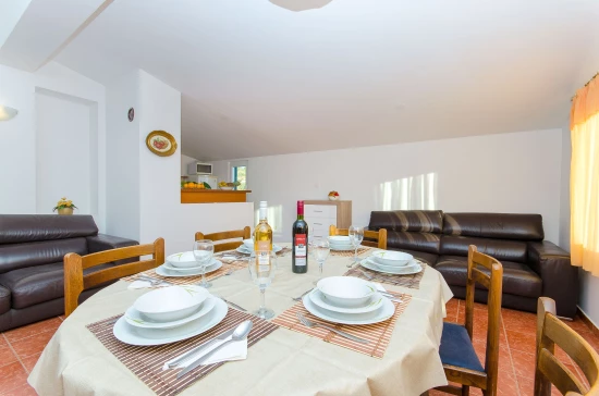 Vila Ostrov Šolta - Grohote OS 9963 N1