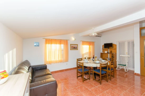 Vila Ostrov Šolta - Grohote OS 9963 N1