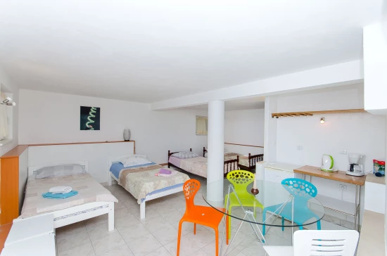 Vila Ostrov Šolta - Grohote OS 9963 N1