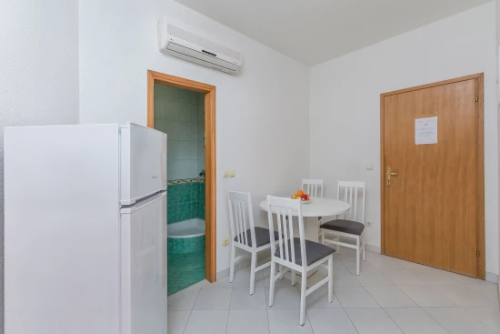 Apartmán Střední Dalmácie - Brela DA 8001 N1