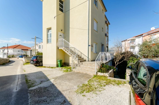 Apartmán Střední Dalmácie - Okrug Gornji DA 8026 N1