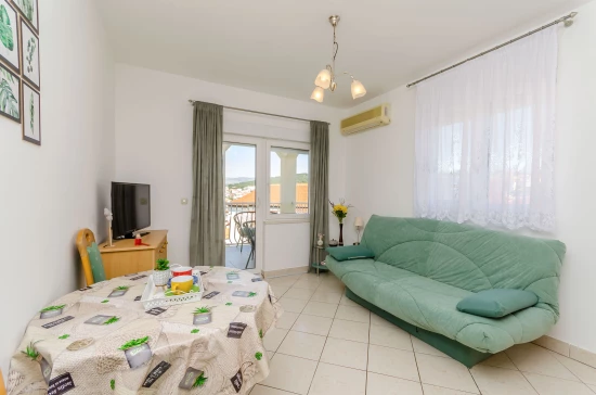 Apartmán Střední Dalmácie - Okrug Gornji DA 8026 N1