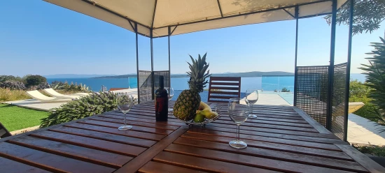 Vila Ostrov Hvar - Zavala OS 10012 N1