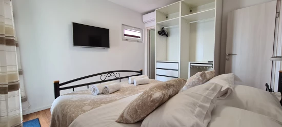 Vila Ostrov Hvar - Zavala OS 10012 N1