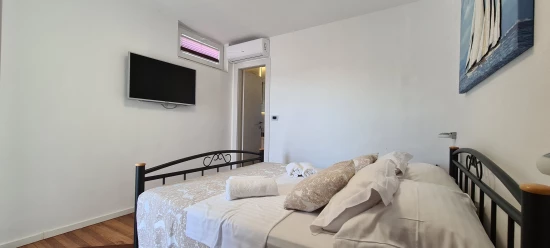 Vila Ostrov Hvar - Zavala OS 10012 N1