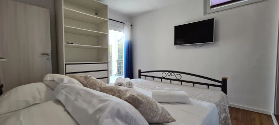 Vila Ostrov Hvar - Zavala OS 10012 N1