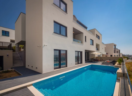 Vila Střední Dalmácie - Strožanac (Podstrana) DA 8099 N1