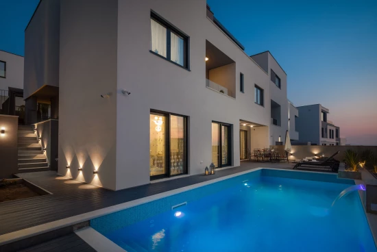 Vila Střední Dalmácie - Strožanac (Podstrana) DA 8099 N1