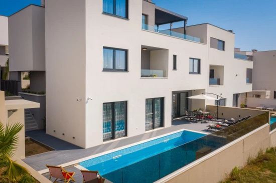 Vila Střední Dalmácie - Strožanac (Podstrana) DA 8099 N1