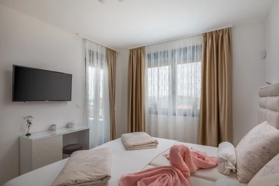 Vila Střední Dalmácie - Strožanac (Podstrana) DA 8099 N1