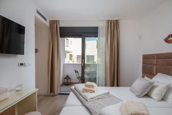 Vila Střední Dalmácie - Strožanac (Podstrana) DA 8099 N1