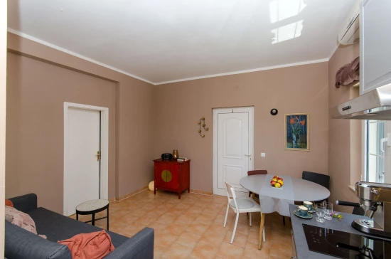 Apartmán Střední Dalmácie - Kaštela DA 8100 N1